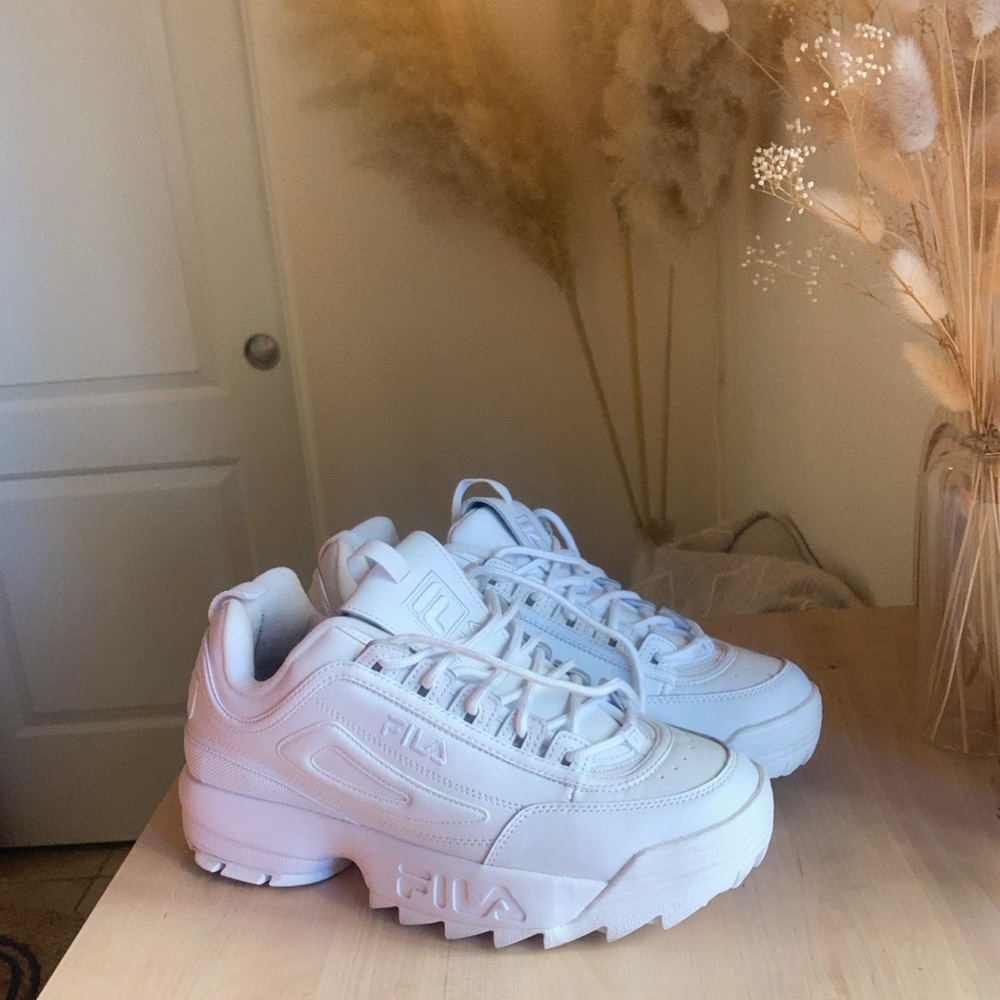 FILA WOMENS DISRUPTOR II SNEAKER white